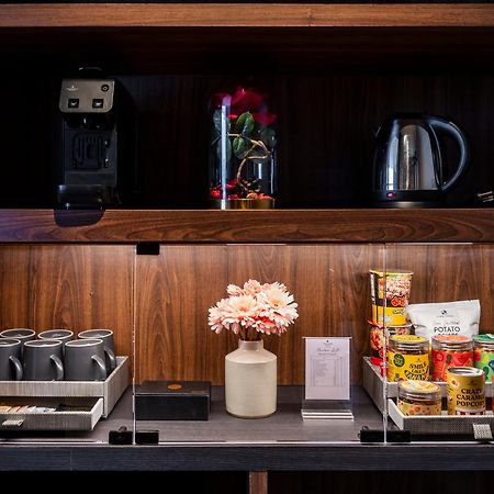 Walton Suites Sukhumvit 曼谷 外观 照片