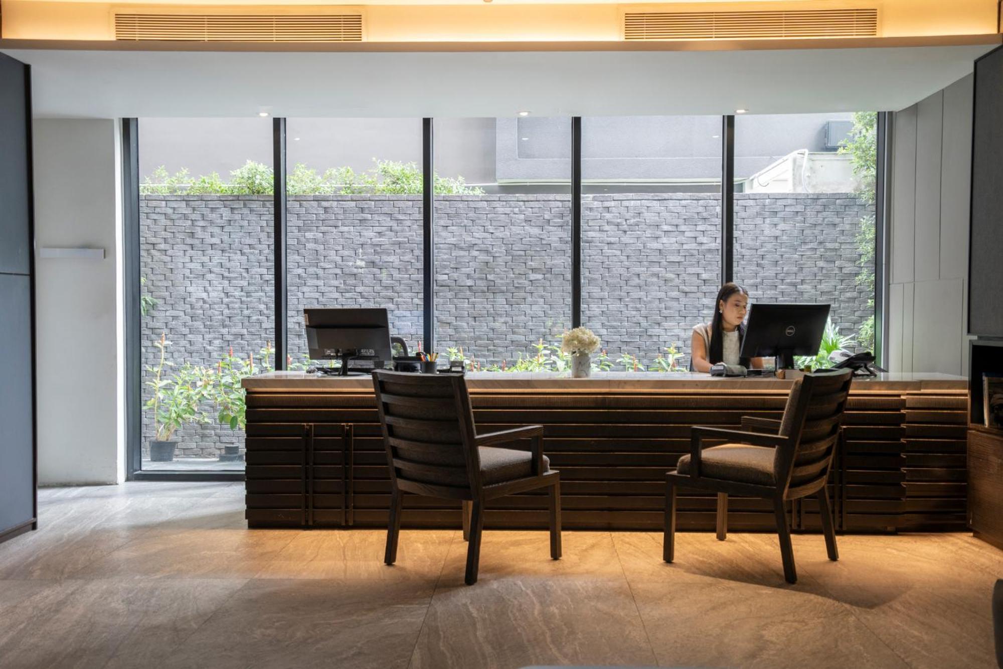 Walton Suites Sukhumvit 曼谷 外观 照片