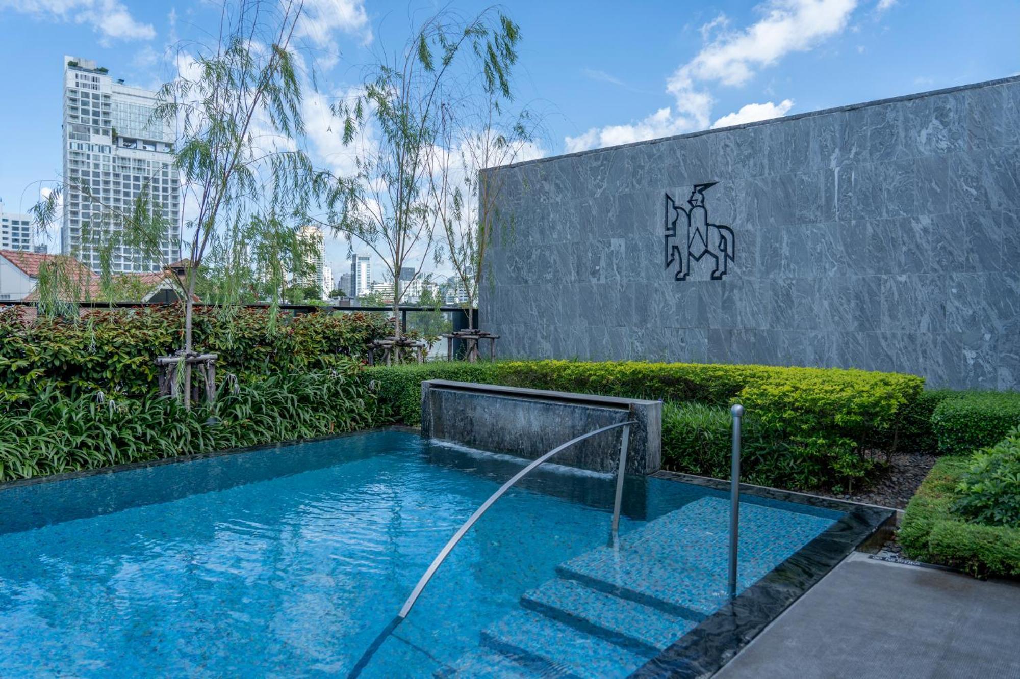 Walton Suites Sukhumvit 曼谷 外观 照片