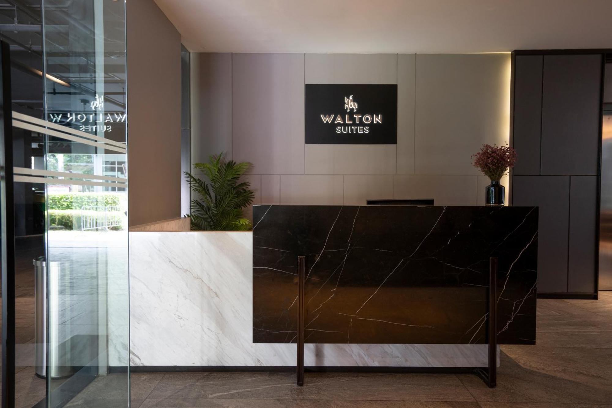 Walton Suites Sukhumvit 曼谷 外观 照片