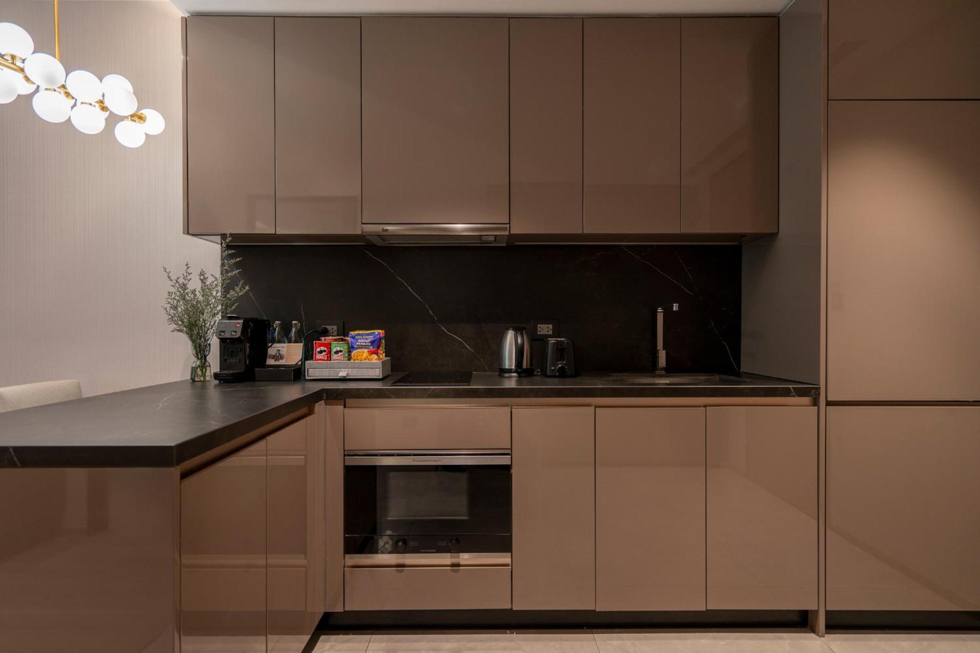 Walton Suites Sukhumvit 曼谷 外观 照片