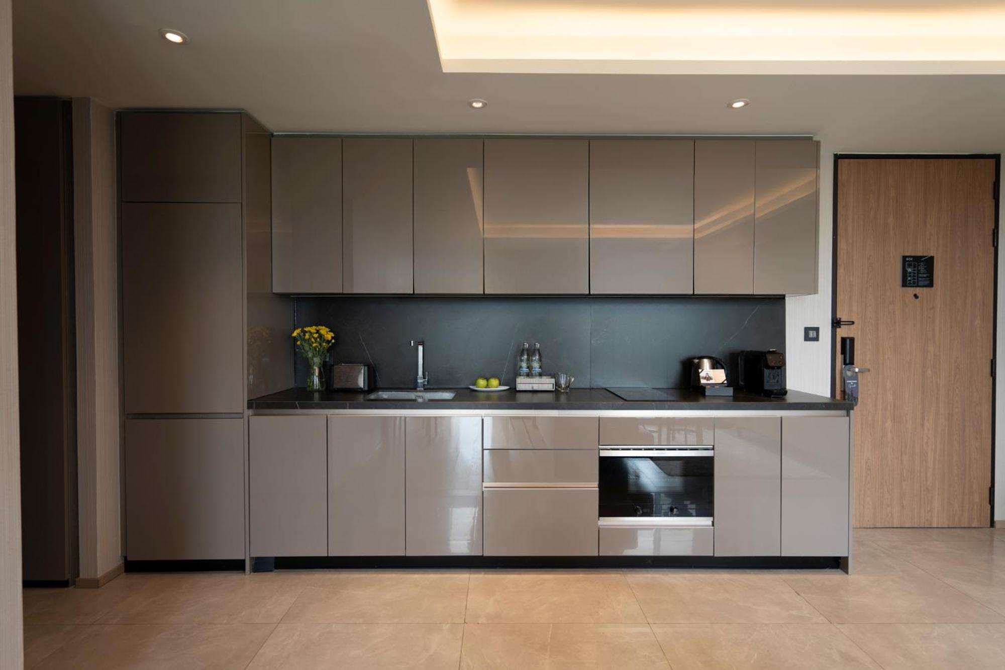 Walton Suites Sukhumvit 曼谷 外观 照片