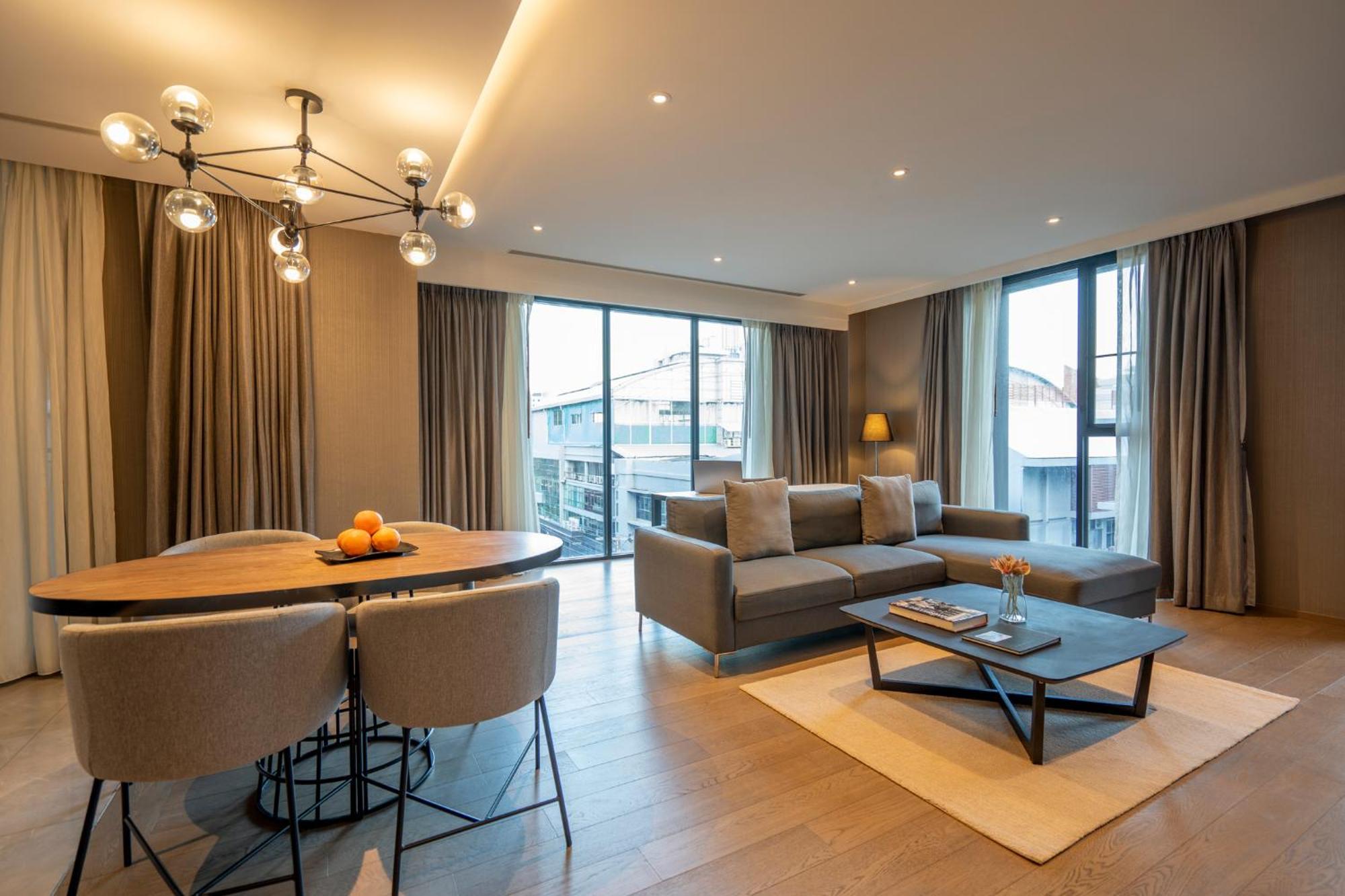 Walton Suites Sukhumvit 曼谷 外观 照片