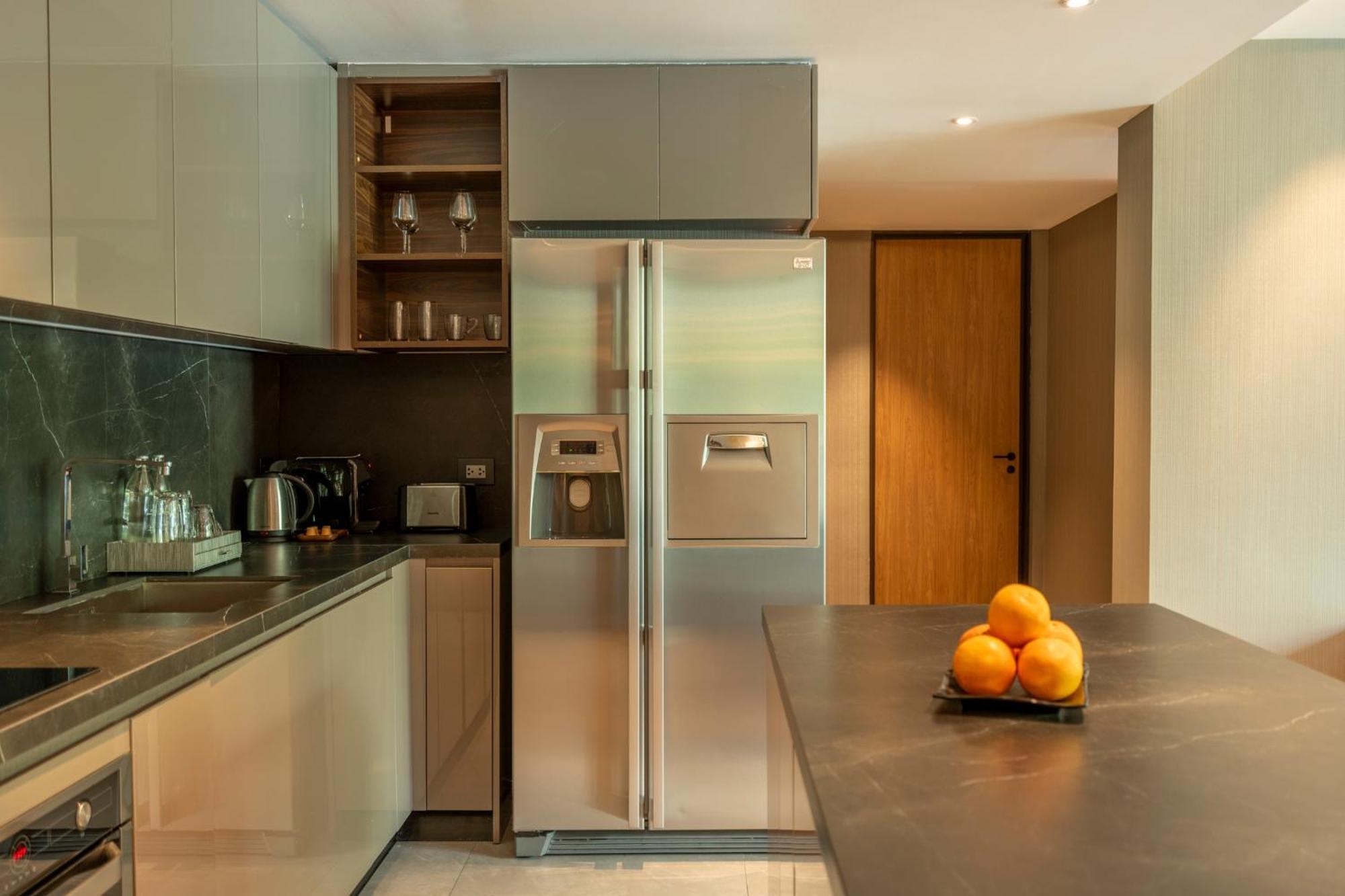 Walton Suites Sukhumvit 曼谷 外观 照片