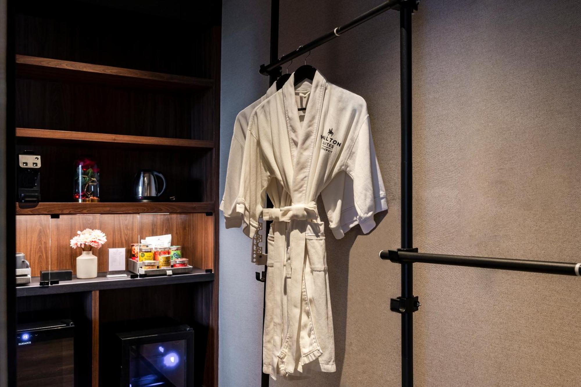 Walton Suites Sukhumvit 曼谷 外观 照片