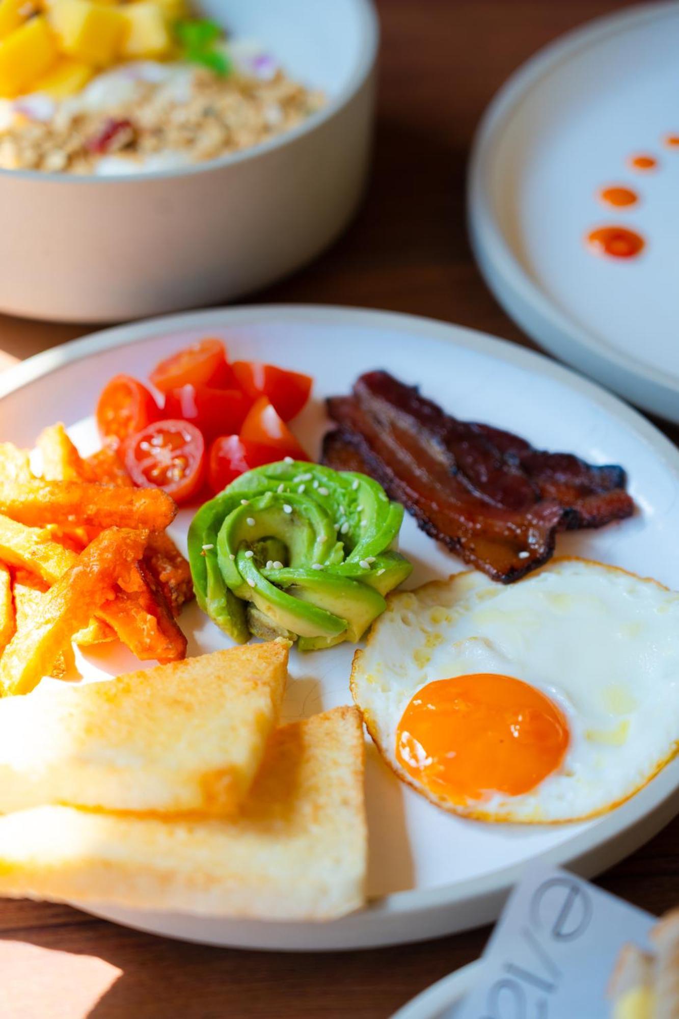 Walton Suites Sukhumvit 曼谷 外观 照片
